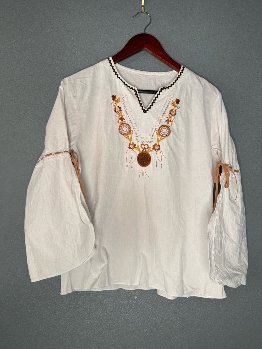 Womens M White Embroidered Peasant Blouse Boho Bell Sleeve Ribbon Tie Top